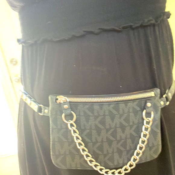 Michael Kors Vegan Leather Signature Waist pack/belt bag/worn XBody with chain - Picture 8 of 12